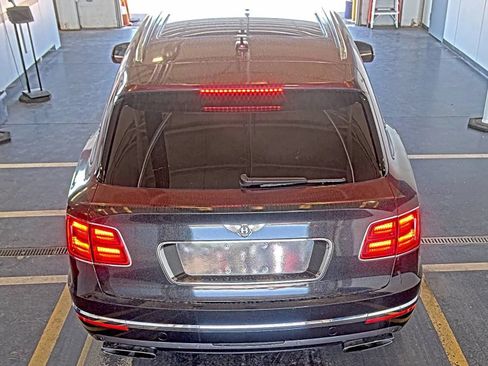 Used 2017 Bentley Bentayga AWD/4WD image 10