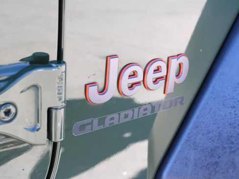 Used 2021 Jeep Gladiator Mojave image 11