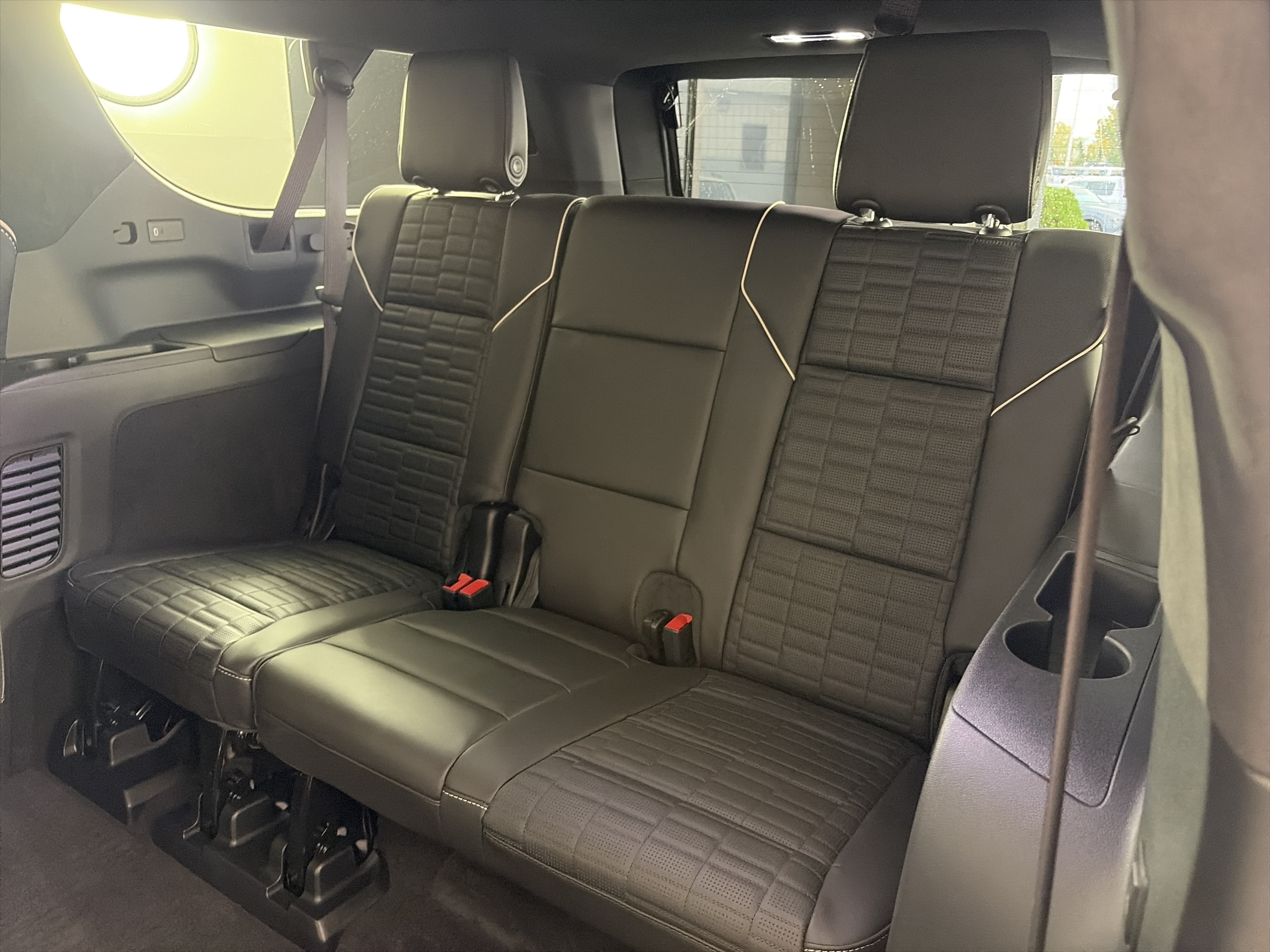 Used 2026 Cadillac Escalade ESV V w/ LPO, ONYX Package AWD/4WD image 8