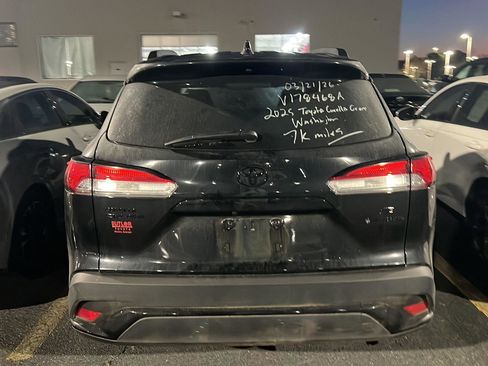 Used 2025 Toyota Corolla Cross AWD Hybrid image 9