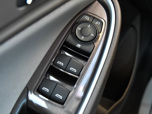 Used 2021 Chevrolet Malibu LT FWD image 30