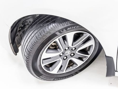 Used 2015 Honda Odyssey Touring Elite image 12