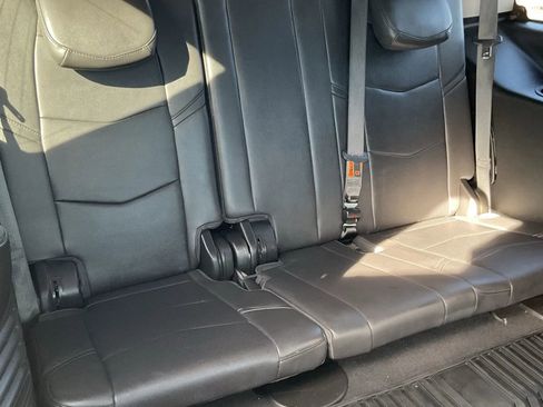 Used 2019 Cadillac Escalade Luxury image 46