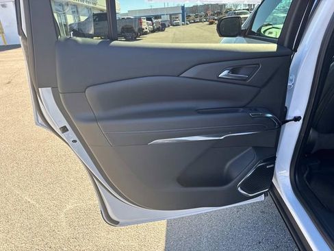 New 2026 Chevrolet Traverse LT w/ Enhanced Driving Package image 15