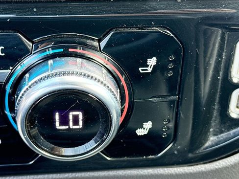 Used 2024 GMC Sierra 1500 SLT image 21