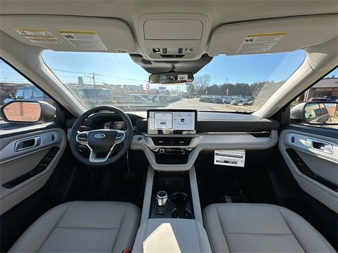 New 2026 Ford Explorer Active image 16