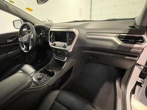 Used 2023 GMC Acadia SLT image 29
