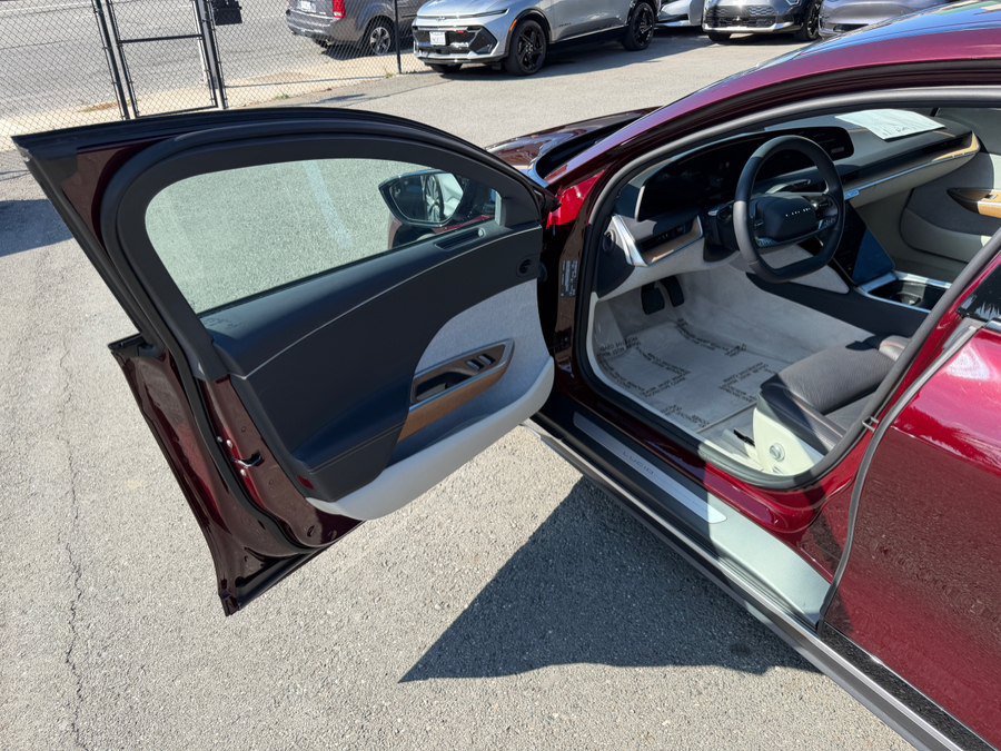 Used 2024 Lucid Air Touring AWD/4WD image 9