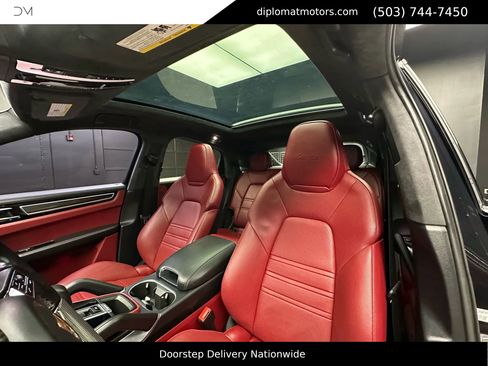 Used 2022 Porsche Cayenne Turbo w/ Performance Package (PG2) image 54