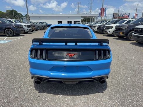 Used 2022 Ford Mustang Coupe RWD image 6