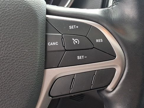 Certified 2021 Jeep Grand Cherokee Laredo X AWD/4WD image 24
