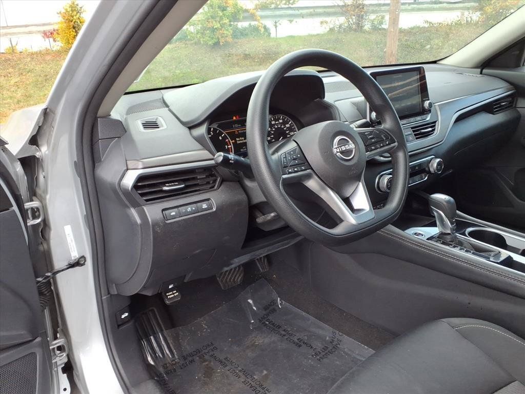 Used 2023 Nissan Altima 2.5 SV FWD image 19