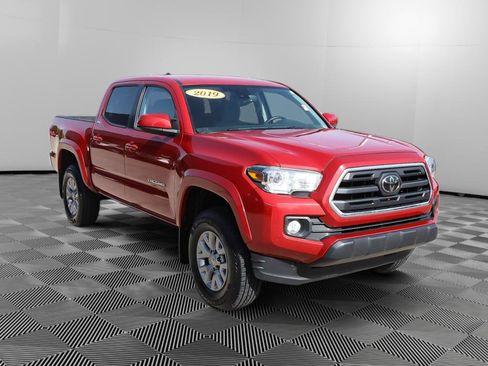 Used 2019 Toyota Tacoma SR5 AWD/4WD image 10