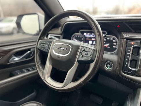 Used 2021 GMC Yukon Denali w/ Denali Ultimate Package image 11