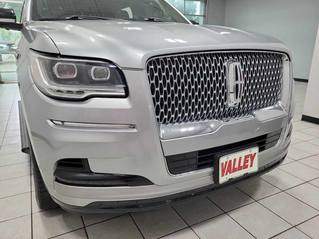 Used 2022 Lincoln Navigator Reserve AWD/4WD image 27
