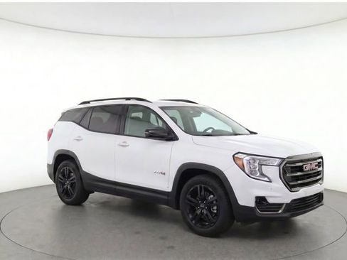 Used 2022 GMC Terrain AT4 w/ Infotainment Package II AWD/4WD image 2