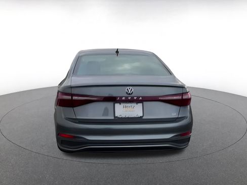 Used 2025 Volkswagen Jetta SE image 16