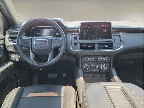 Used 2023 GMC Yukon AT4 w/ AT4 Premium Package AWD/4WD image 11