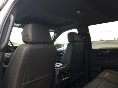 New 2026 GMC Sierra 1500 AT4 w/ Technology Package AWD/4WD image 9