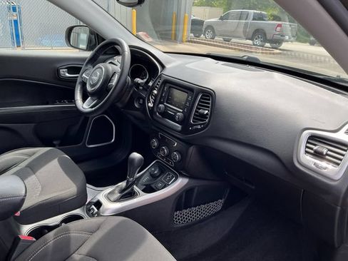 Used 2018 Jeep Compass Sport w/ Cold Weather Group AWD/4WD image 21