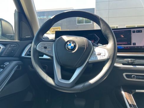 Used 2024 BMW X7 xDrive40i image 27