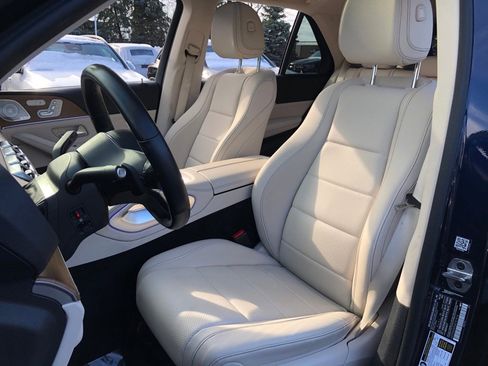 Used 2022 Mercedes-Benz GLE 350 4MATIC w/ Premium Package image 34