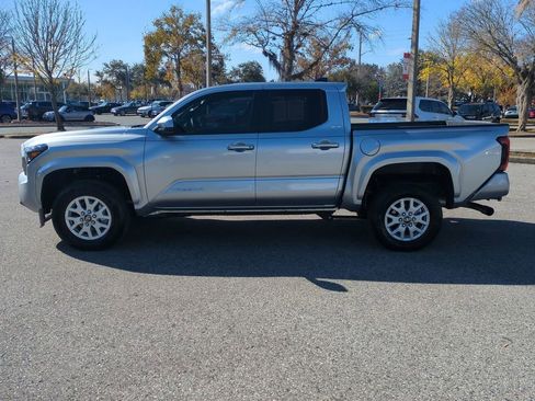 Used 2025 Toyota Tacoma SR5 image 8