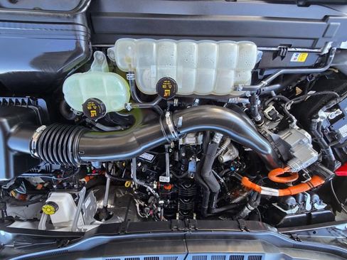 Used 2025 Ford F150 Lariat w/ Equipment Group 502A High AWD/4WD image 29