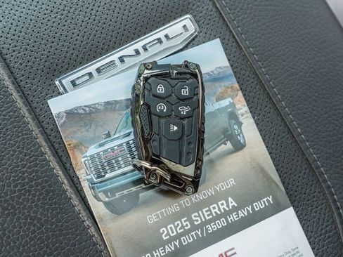 Used 2025 GMC Sierra 2500 Denali w/ Denali Reserve Package AWD/4WD image 50