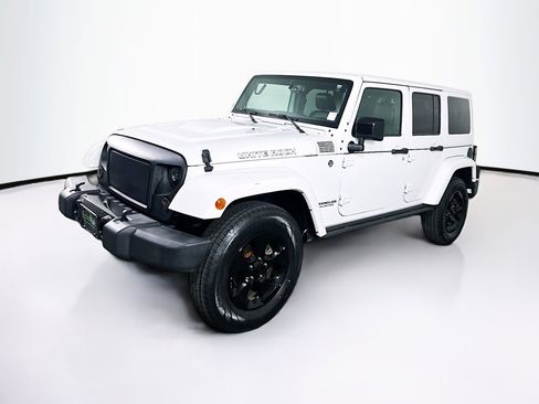 Used 2015 Jeep Wrangler Unlimited Sahara image 3