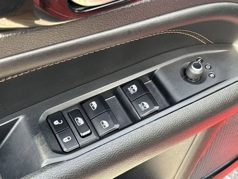 Used 2023 Jeep Compass Limited image 20