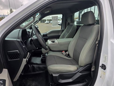 Used 2016 Ford F150 XL w/ Equipment Group 101A Mid image 4