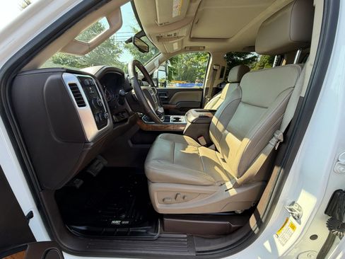 Used 2016 GMC Sierra 2500 SLT w/ Duramax Plus Package AWD/4WD image 15
