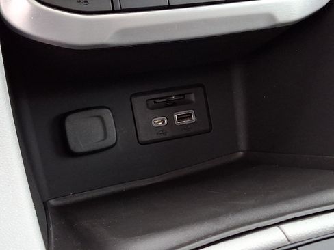 Certified 2023 GMC Acadia SLT w/ Technology Package AWD/4WD image 27