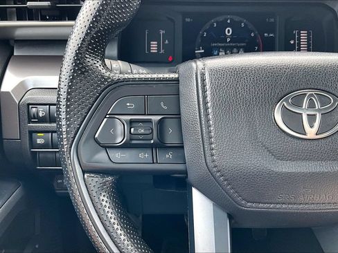 Used 2025 Toyota Tacoma SR5 AWD/4WD image 19