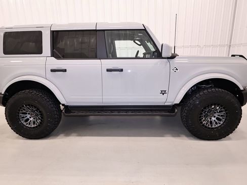 New 2026 Ford Bronco Outer Banks AWD/4WD image 2