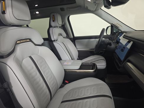 Used 2024 Rivian R1S Adventure AWD/4WD image 24