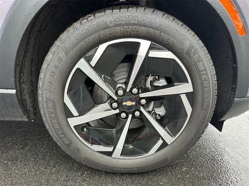 New 2026 Chevrolet Equinox EV LT image 9