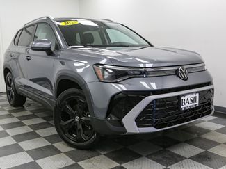 Used 2025 Volkswagen Taos SEL w/ Black Wheel Plus Package video 2