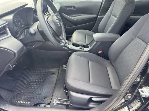 Used 2024 Toyota Corolla LE FWD image 9