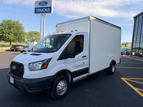 Used 2022 Ford Transit 350 DRW RWD image 5