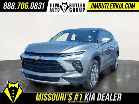 Used 2025 Chevrolet Blazer LT FWD image 1