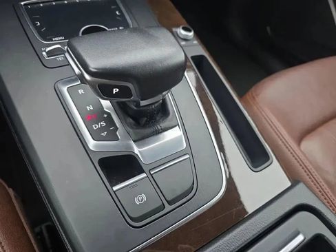 Used 2018 Audi Q5 2.0T Premium image 38