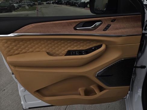 New 2026 Jeep Grand Cherokee Summit w/ Obsidian Package image 17