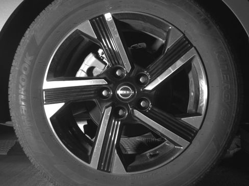 Used 2025 Nissan Sentra SV FWD image 15
