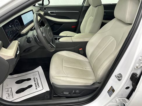 Used 2025 Hyundai Sonata Limited FWD image 9