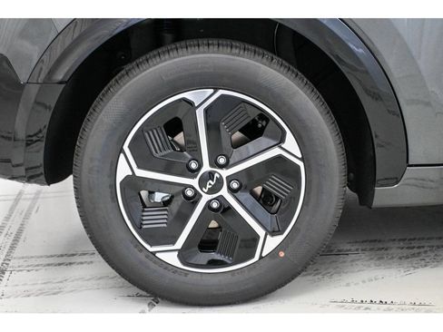 New 2026 Kia Niro FWD image 8