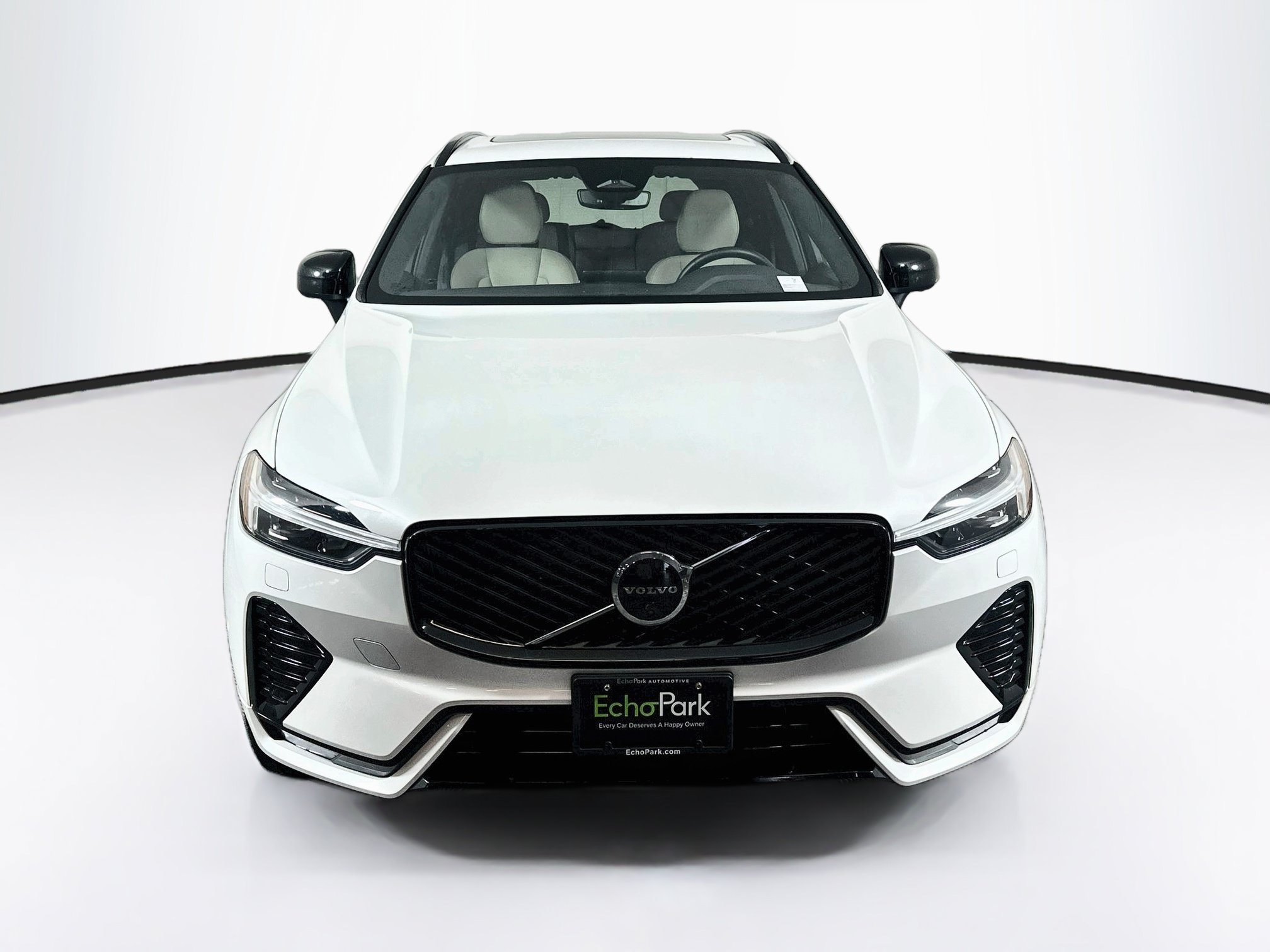 Used 2026 Volvo XC60 B5 Plus AWD/4WD image 2
