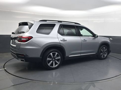 Used 2023 Honda Pilot Elite image 4