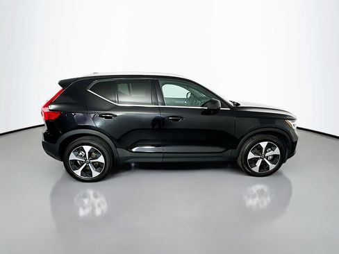 Used 2024 Volvo XC40 B5 Plus AWD/4WD image 8